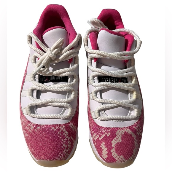 Women's Air Jordan 11 Retro Low, size 9.5 - Picture 2 of 15